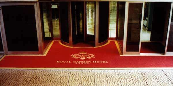 felpudos con logo felpudos personalizados alfombras con logo alfombras personalizadas felpudos personalizables felpudos publicitarios